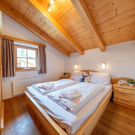 Dom wakacyjny Schoeneben Steinlinge Wald im Pinzgau